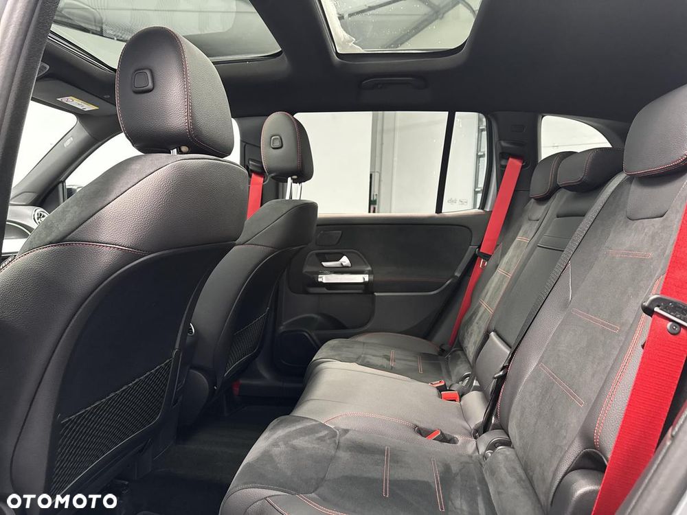 Mercedes-Benz GLB - 21
