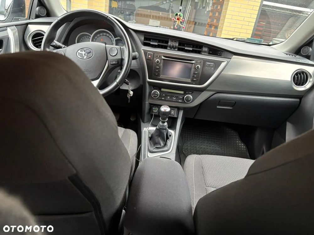 Toyota Auris - 5