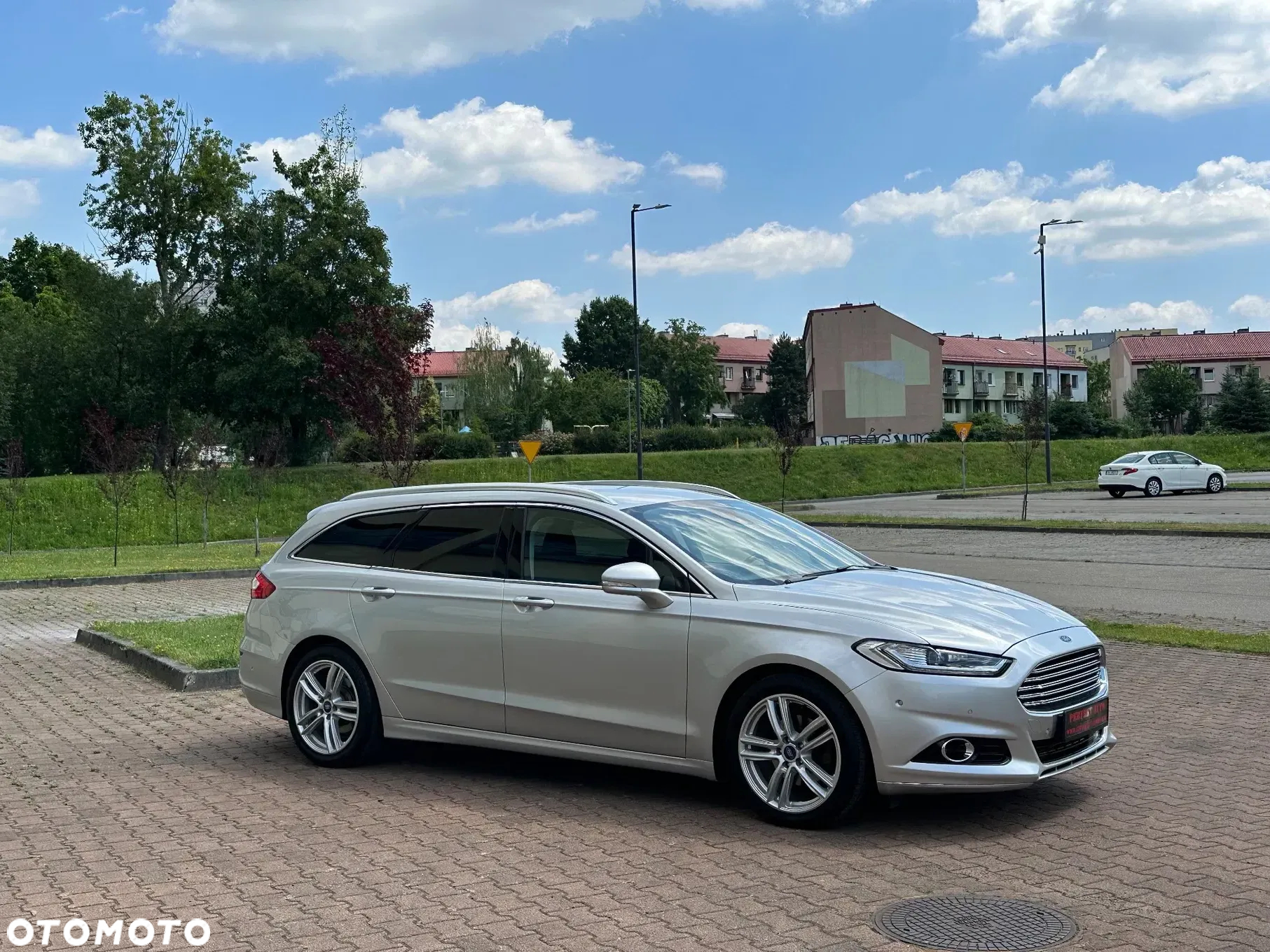 Ford Mondeo 2.0 EcoBoost Titanium - 14