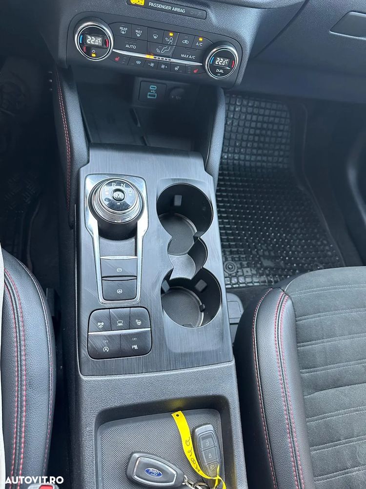 Ford Kuga 2.0 TDCi 4WD Powershift ST-Line - 8