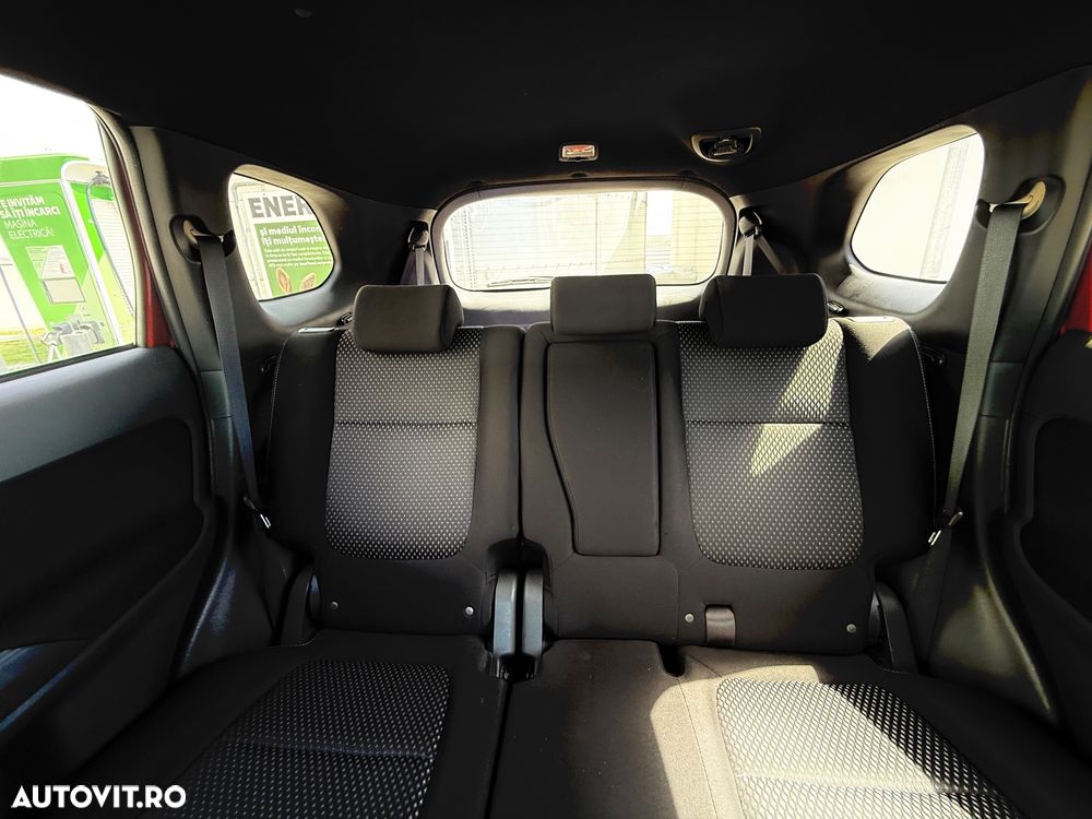 Mitsubishi Outlander - 8