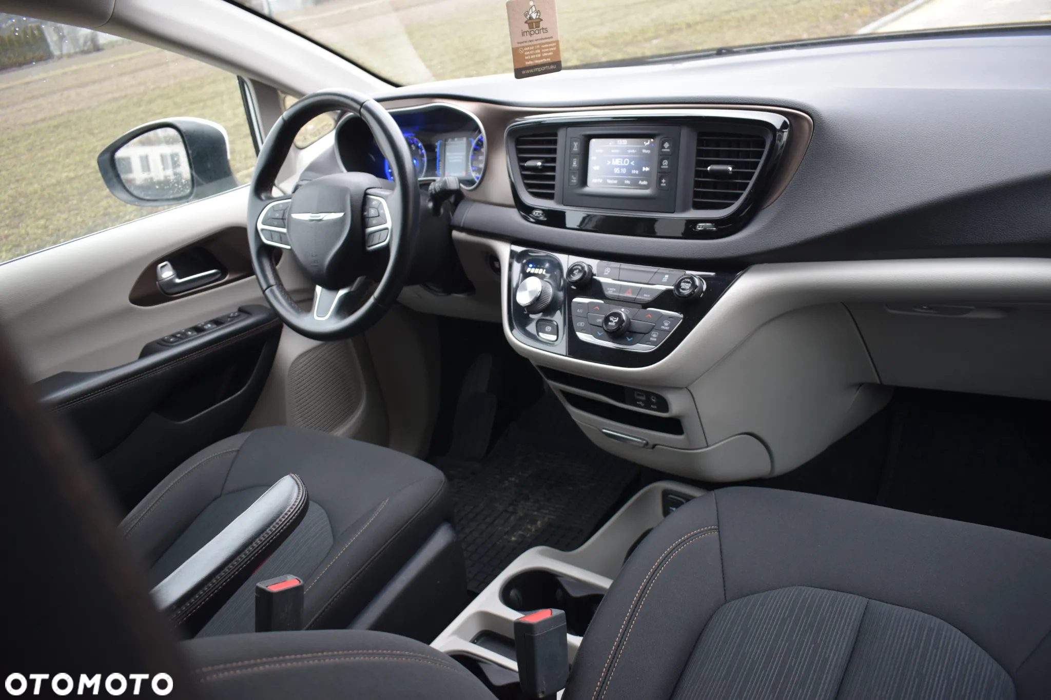 Chrysler Pacifica - 19