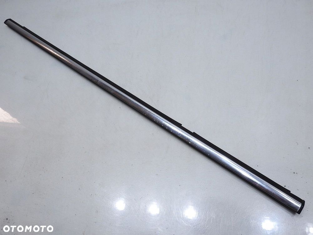 LISTWA ZGARNIAJĄCA LEWY TYŁ VECTRA C LIFT KOMBI - 2