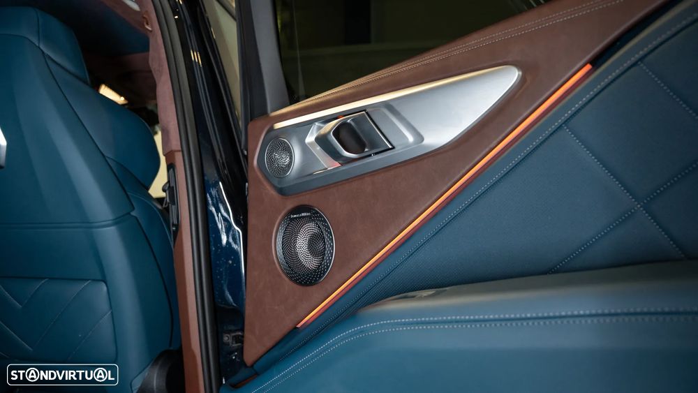 BMW XM 50e - 22