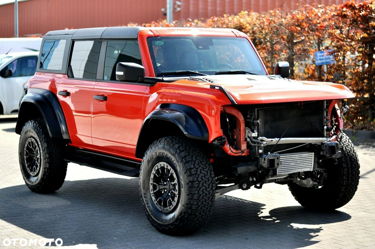 Ford Bronco - 2