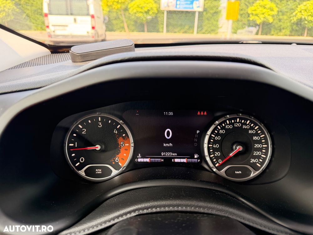 Jeep Renegade - 19