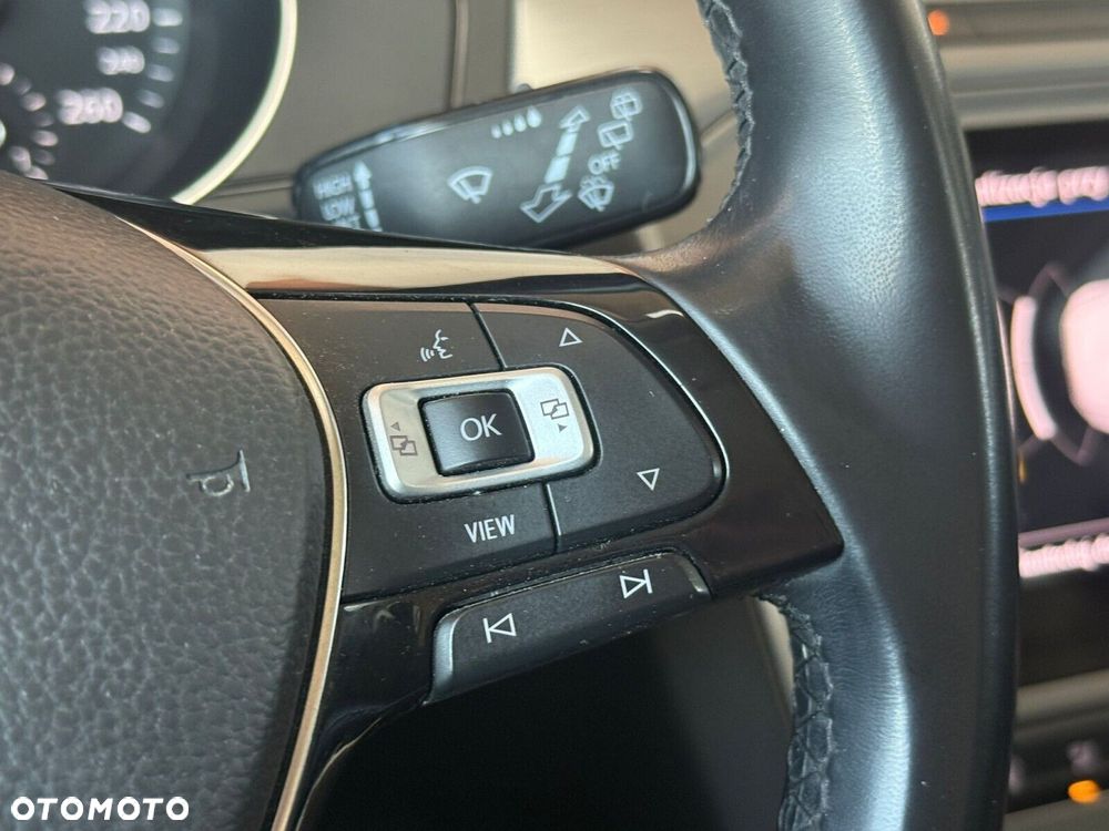 Volkswagen Passat - 17