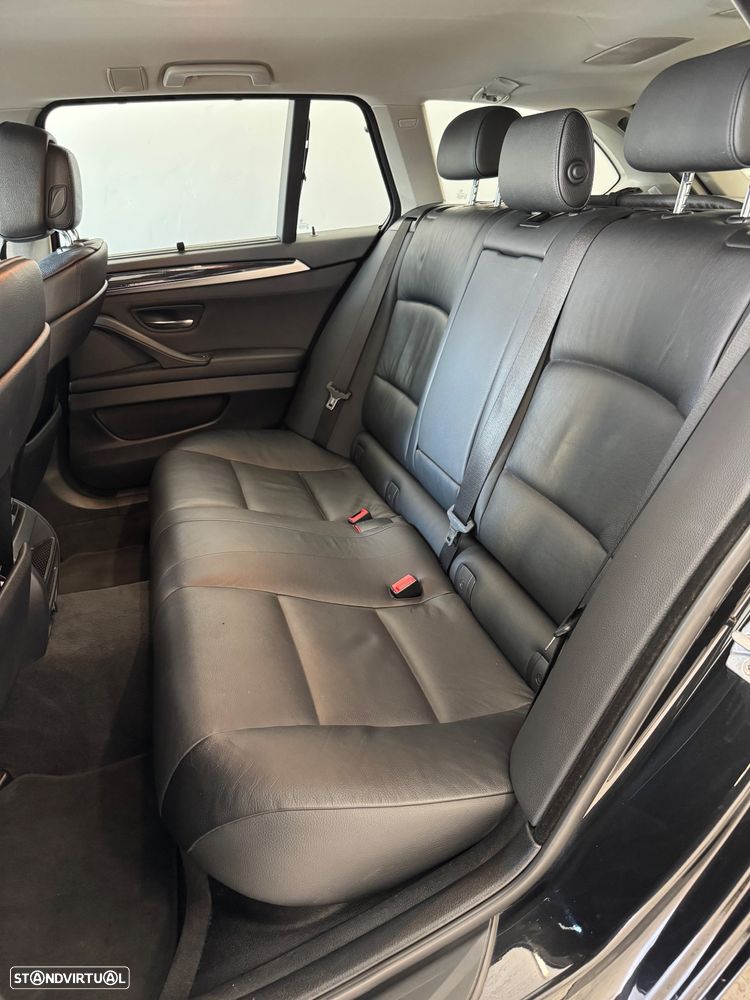 BMW 525 d Exclusive Auto - 9