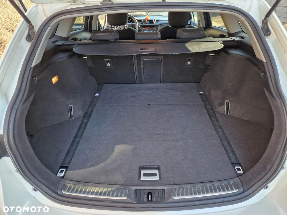 Toyota Avensis 1.8 Style MS - 22