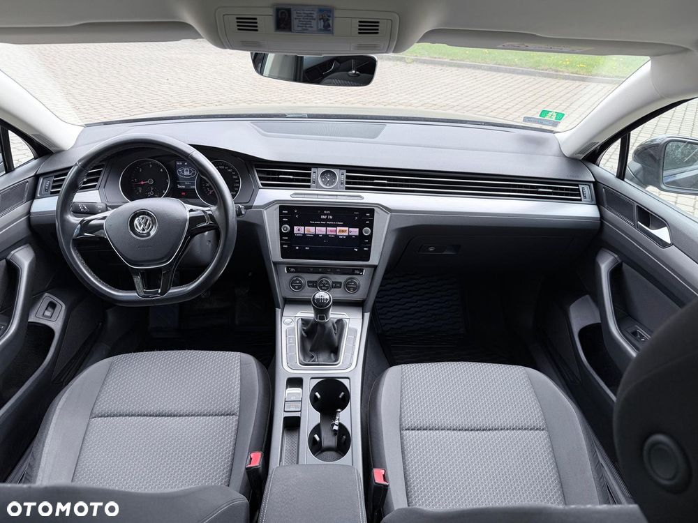 Volkswagen Passat - 10