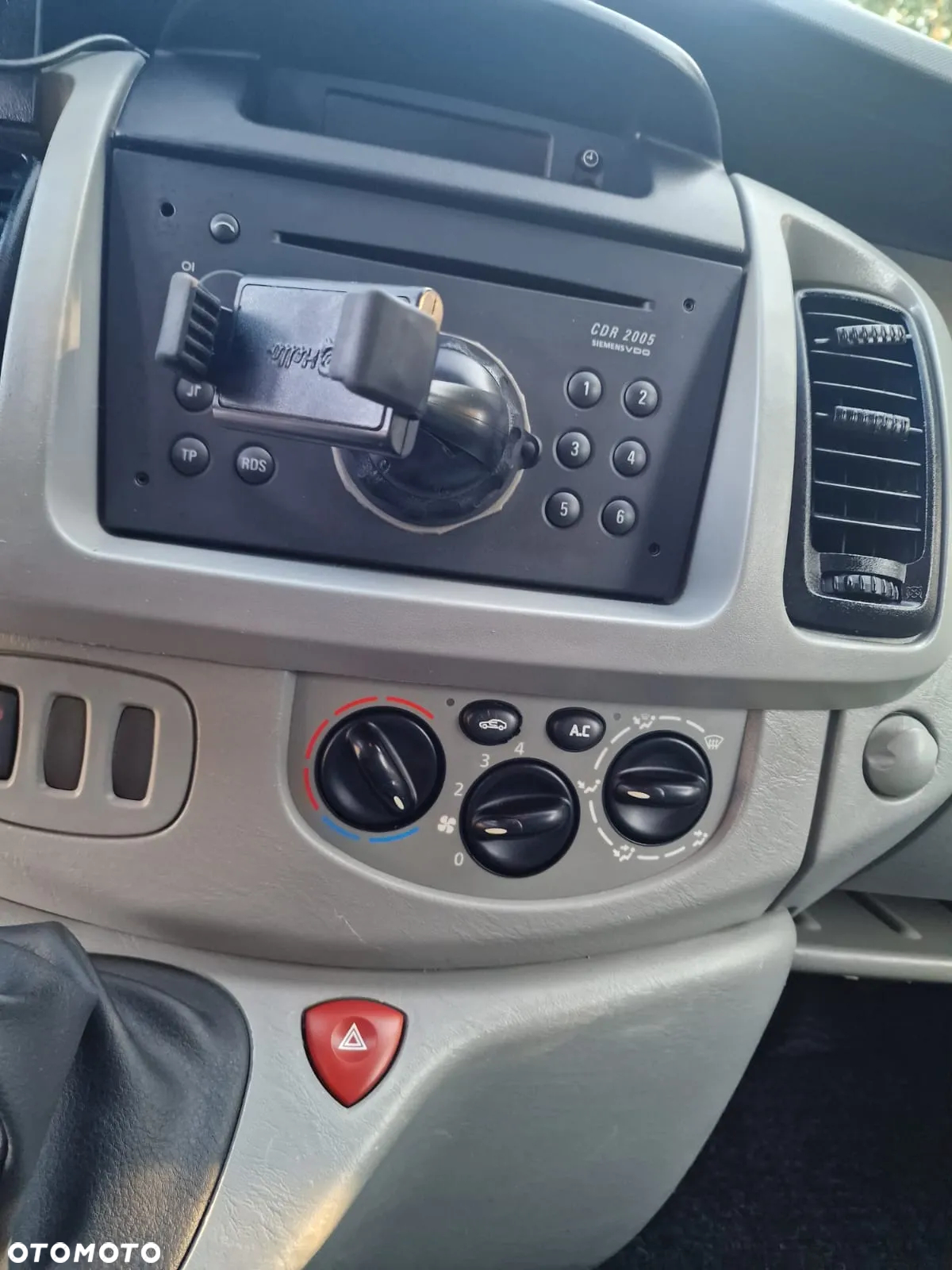 Opel VIVARO - 22