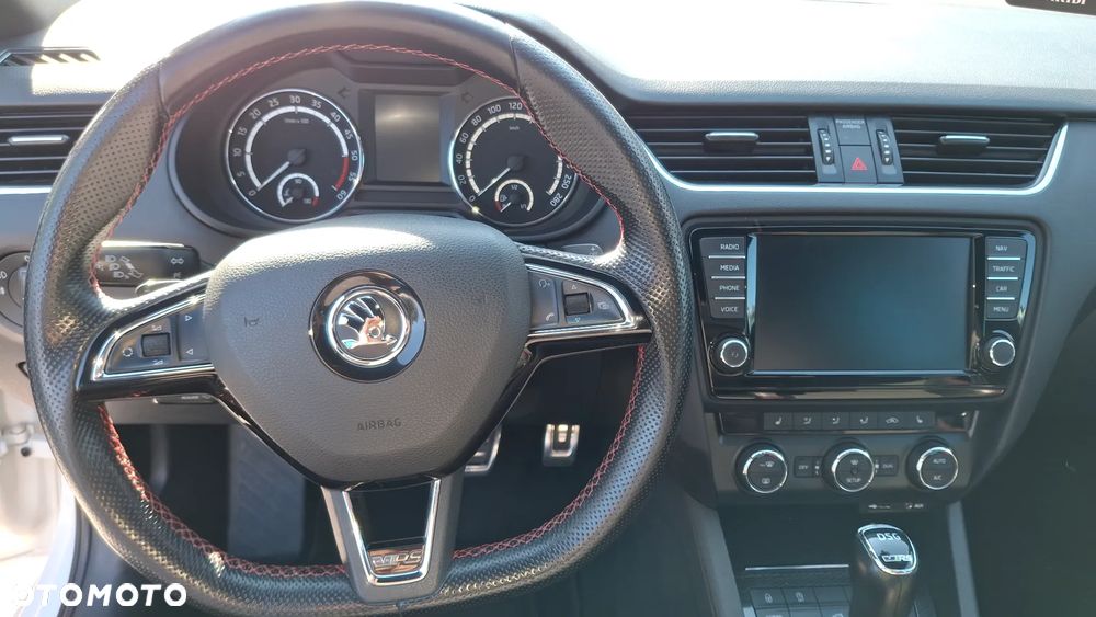 Skoda Octavia 2.0 TDI DSG RS - 14