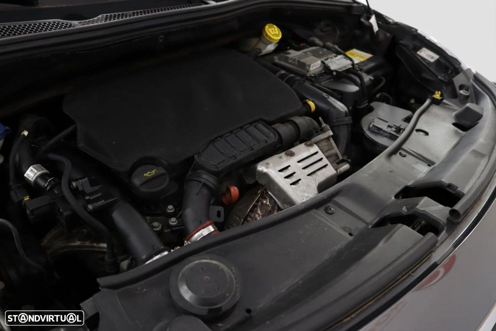 Peugeot 2008 1.2 PureTech Allure - 16