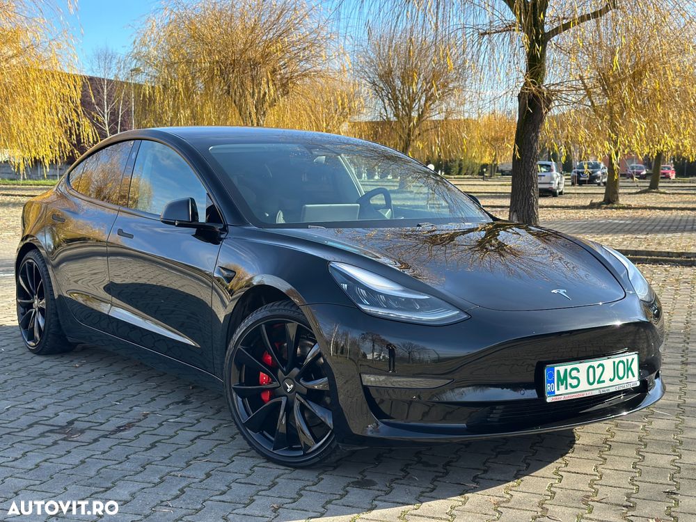 Tesla Model 3 - 1