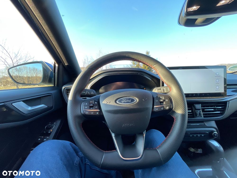 Ford Focus 1.0 EcoBoost Hybrid ST-LINE X - 18