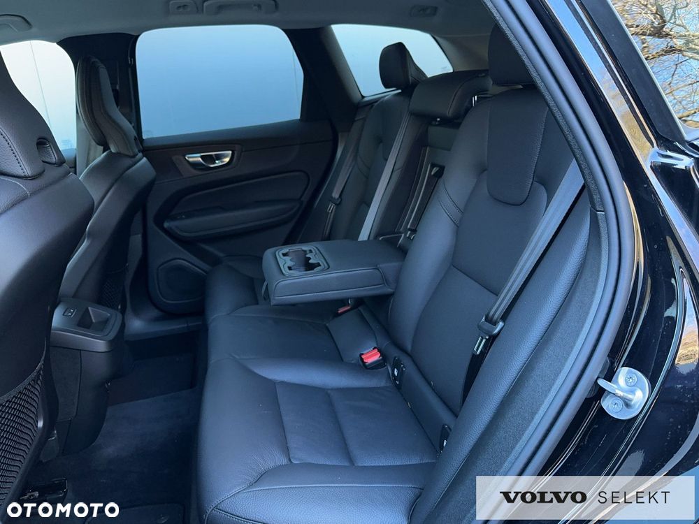 Volvo XC 60 B5 B AWD Plus Dark - 20