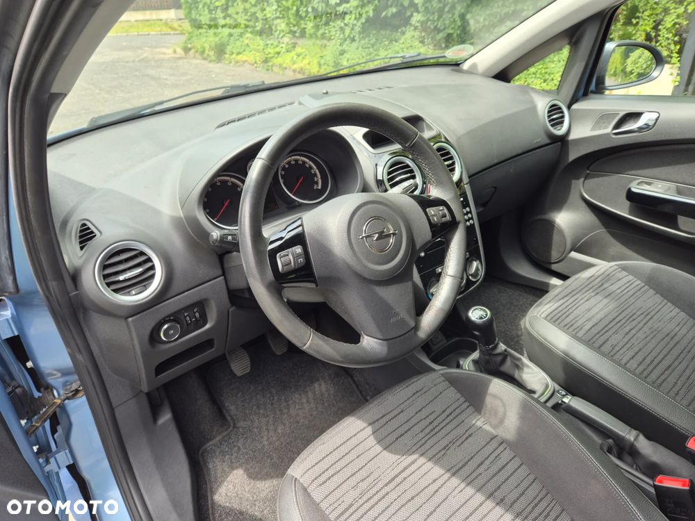 Opel Corsa 1.2 16V Energy - 11