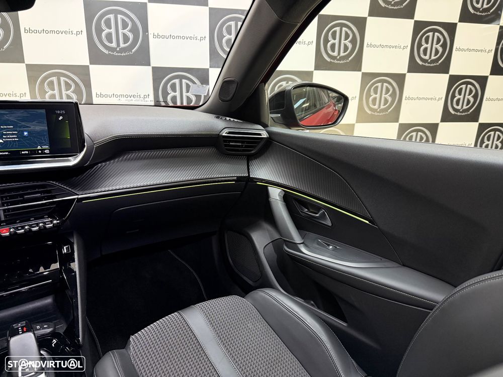 Peugeot 2008 1.2 PureTech GT Line EAT8 - 22