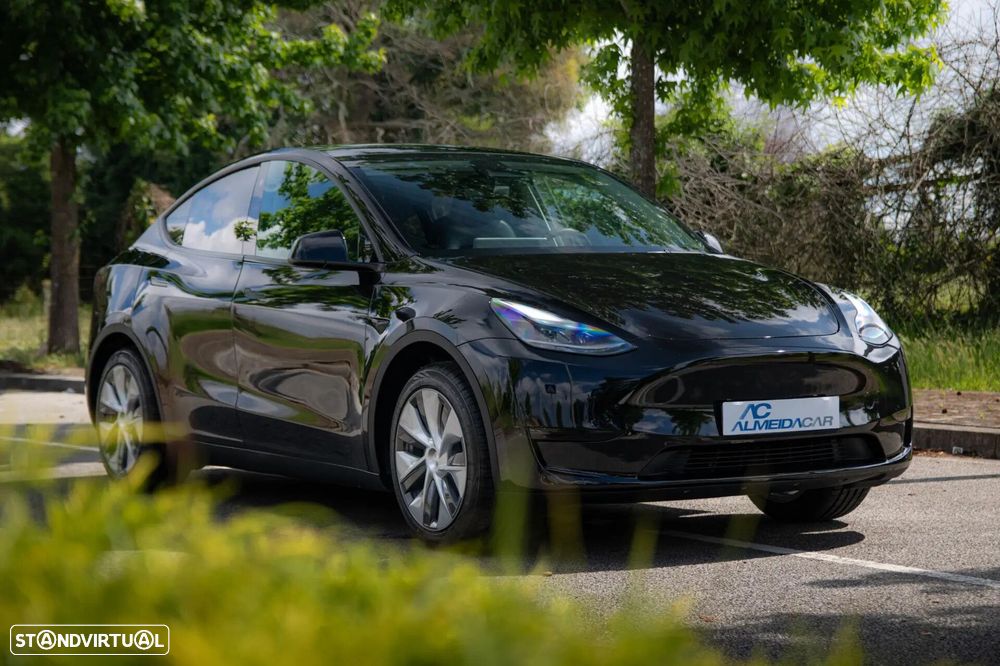 Tesla Model Y - 2
