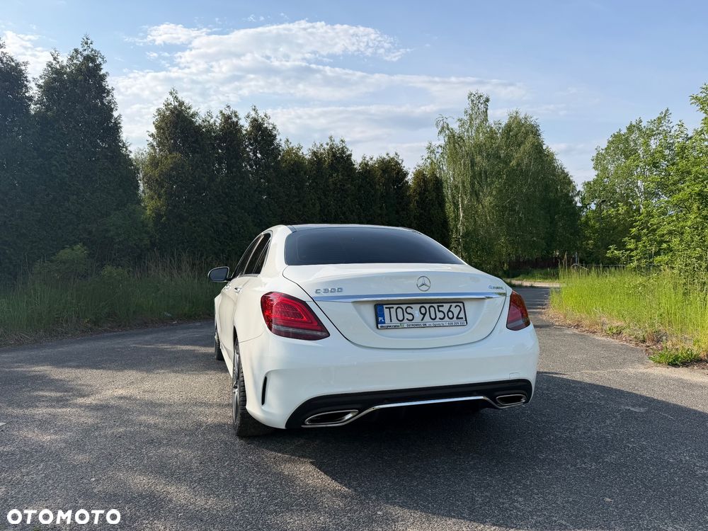 Mercedes-Benz Klasa C 300 9G-TRONIC AMG Line - 6