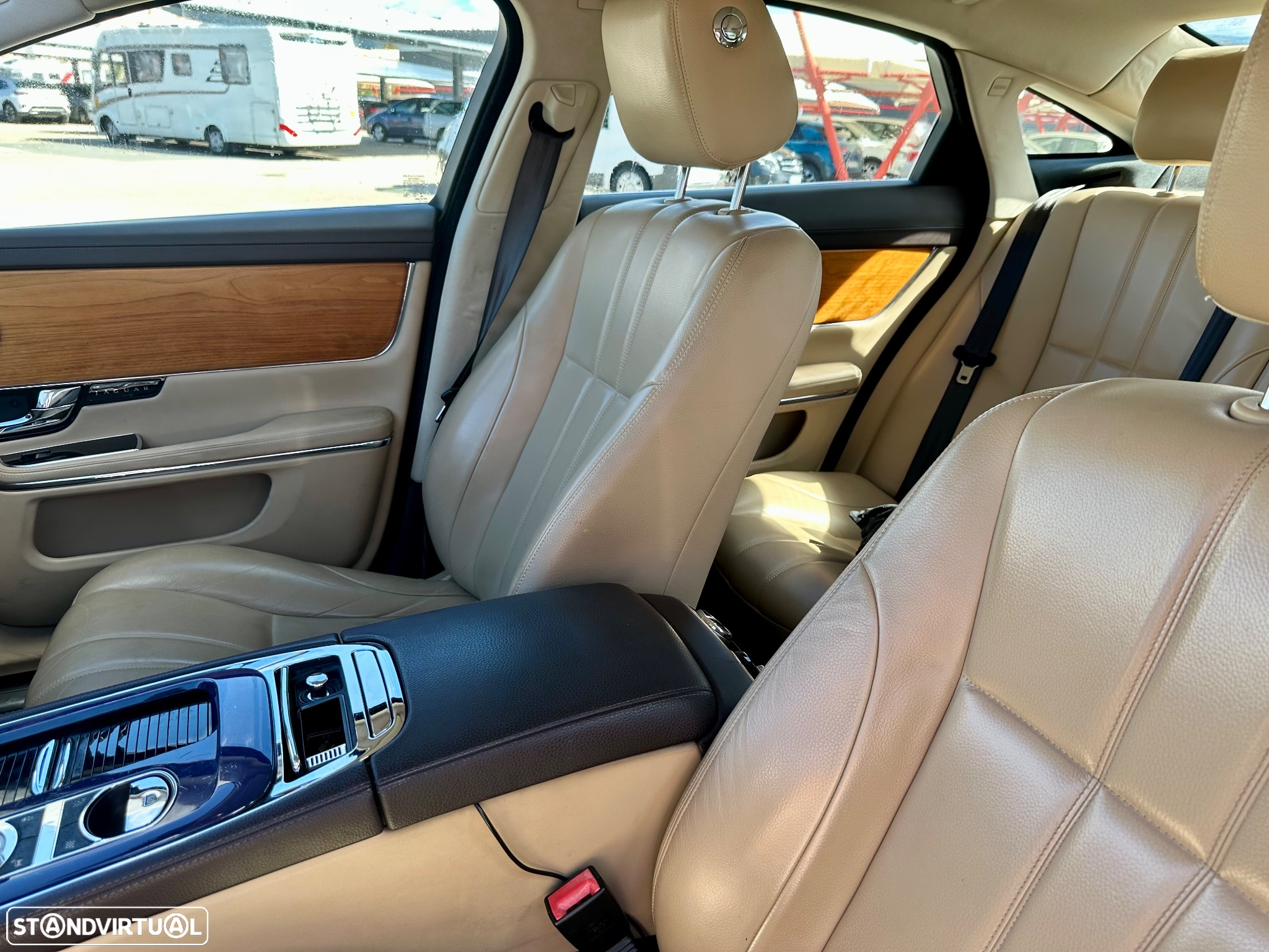 Jaguar XJ 3.0 D V6 LWB Premium Luxury - 6