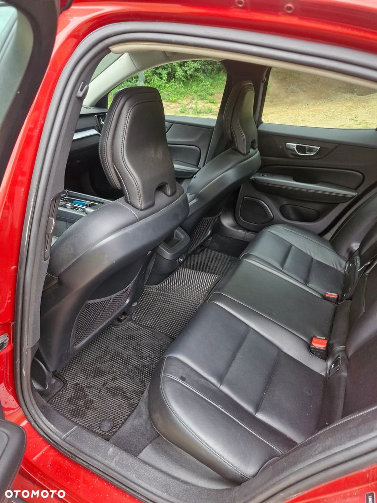 Volvo S60 T6 AWD Momentum Pro - 21