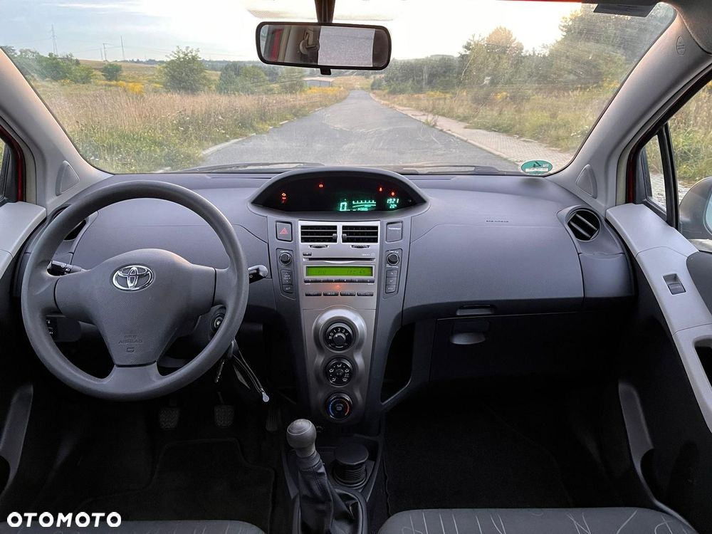 Toyota Yaris 1.0 Terra A/C - 11
