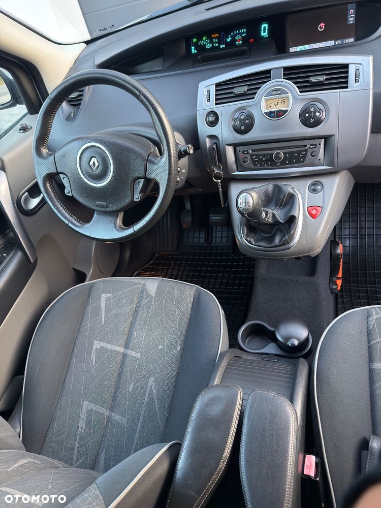 Renault Scenic 2.0 16V Privilege - 15