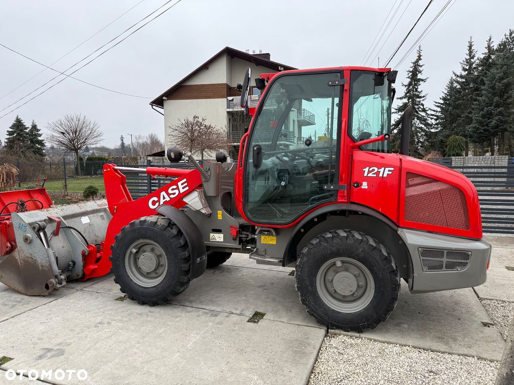 Case 121F - 4