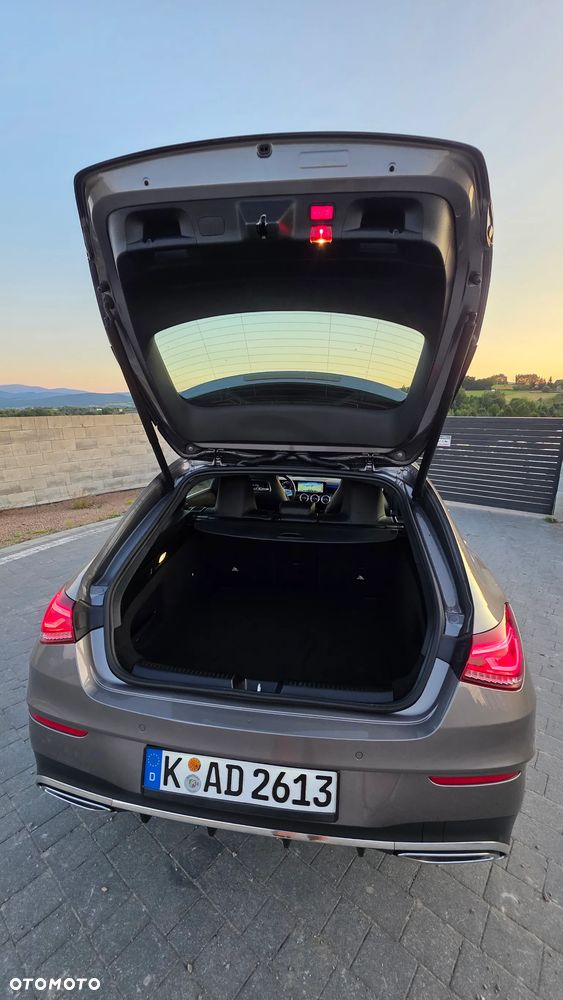 Mercedes-Benz CLA 180 7G-DCT AMG Line - 25