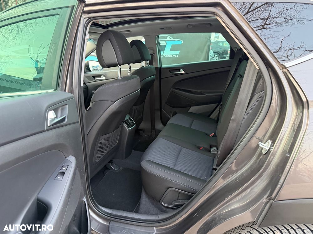 Hyundai Tucson 2.0 CRDI 4WD 6AT Style - 16