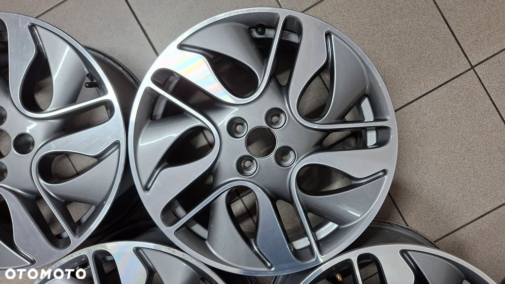 Felgi Aluminiowe 17 Renault Clio IV Captur Zoe 4x100 ET 44 Techrun - 8
