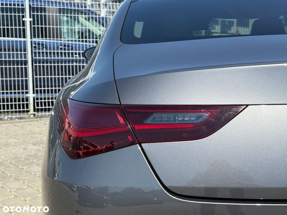 Mercedes-Benz CLA 220 4-Matic AMG Line 7G-DCT - 14