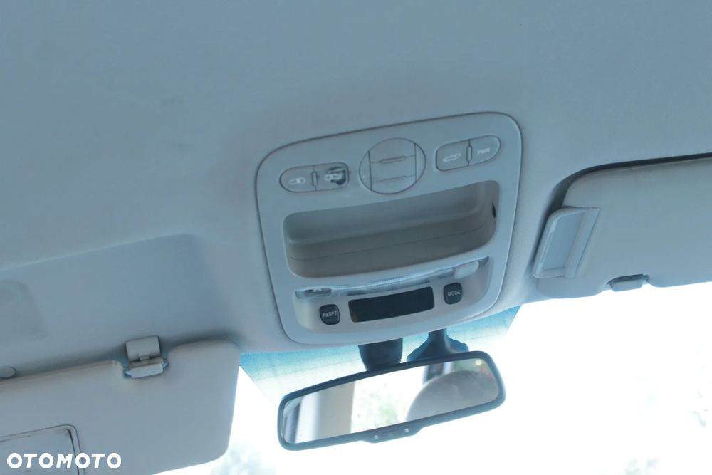 Kia Carnival 2.9 CRDi EX - 10