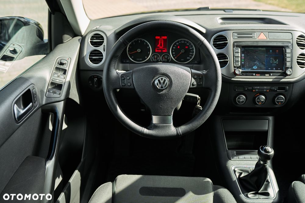Volkswagen Tiguan - 13