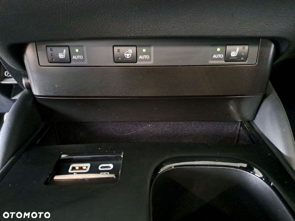 Lexus ES 300h Business Edition - 28