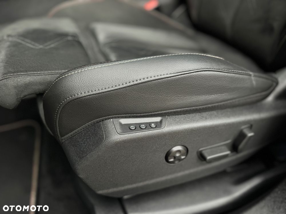 DS Automobiles DS 7 Crossback 2.0 BlueHDi Performance Line + - 29