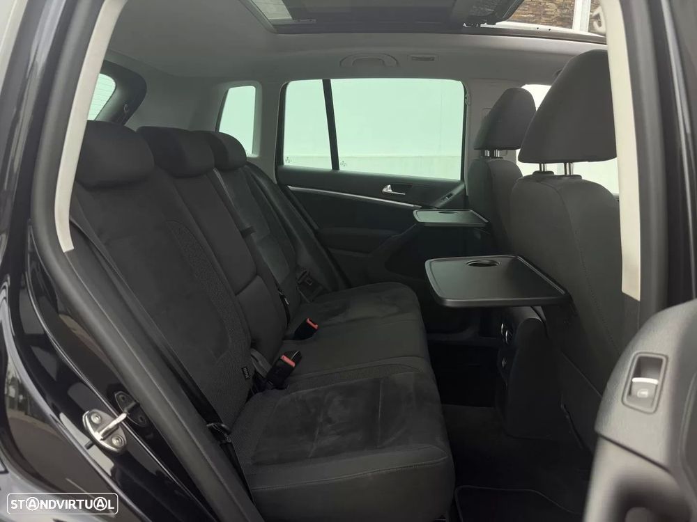 VW Tiguan 2.0 TDi Sport BlueMotion - 14