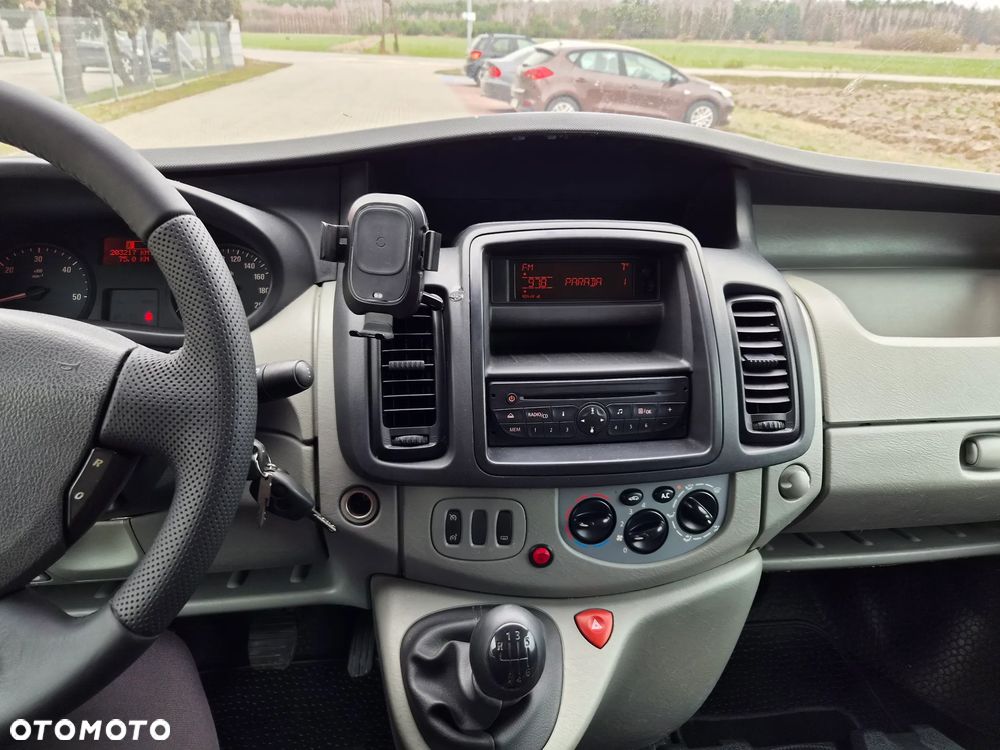 Opel Vivaro - 8