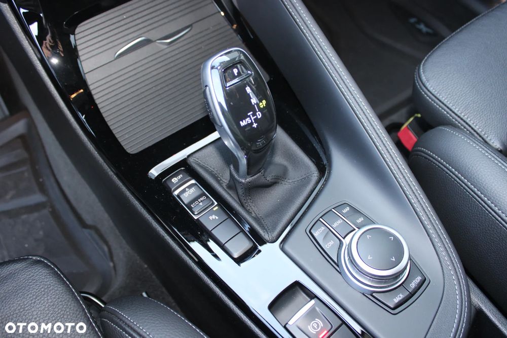 BMW X1 sDrive18i xLine - 16