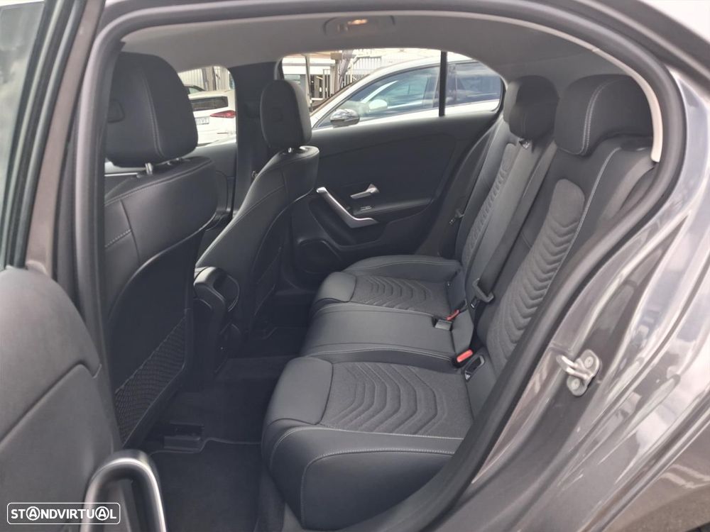 Mercedes-Benz A 250 e AMG Line - 12