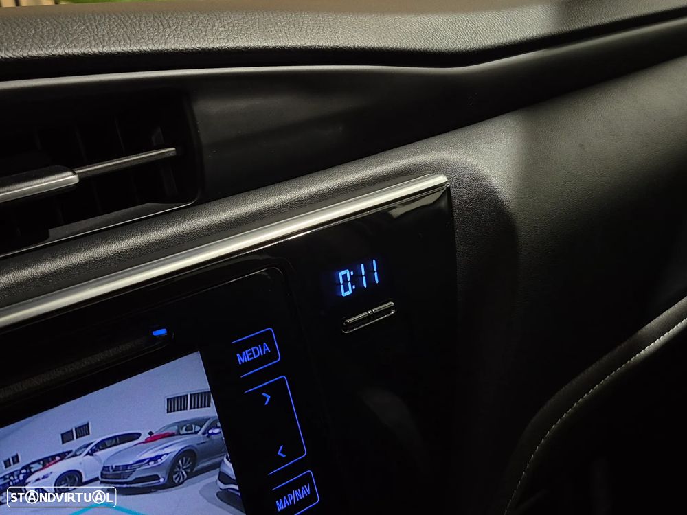 Toyota Auris 1.8 HSD Exclusive - 22