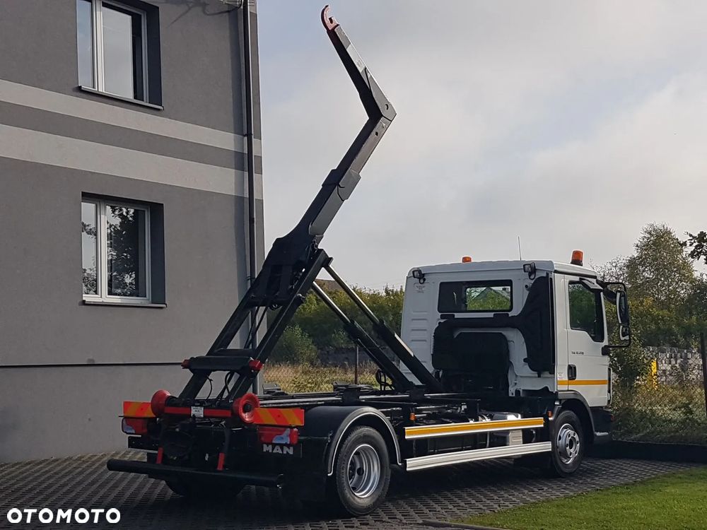 MAN TGL 12.220 HAKOWIEC 4x2 KLIMA - 4