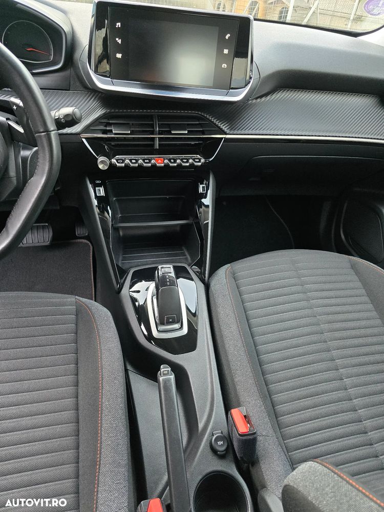 Peugeot 2008 PureTech 130 EAT8 Allure - 8
