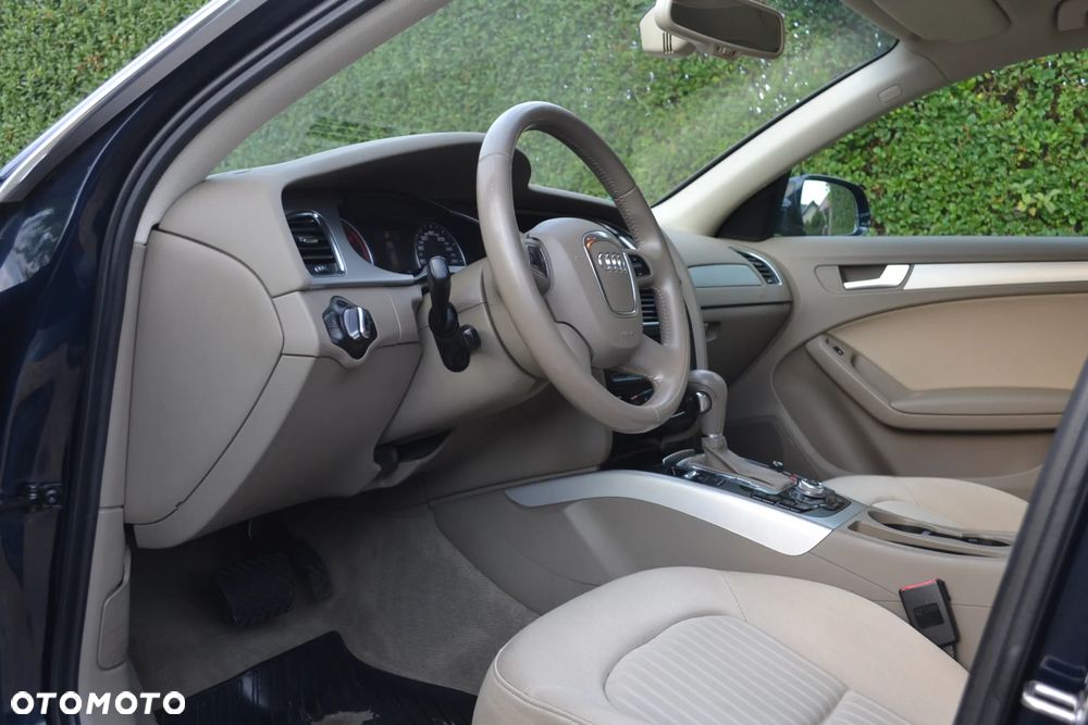 Audi A4 Avant - 13