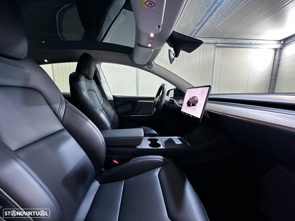 Tesla Model Y Standard - 29