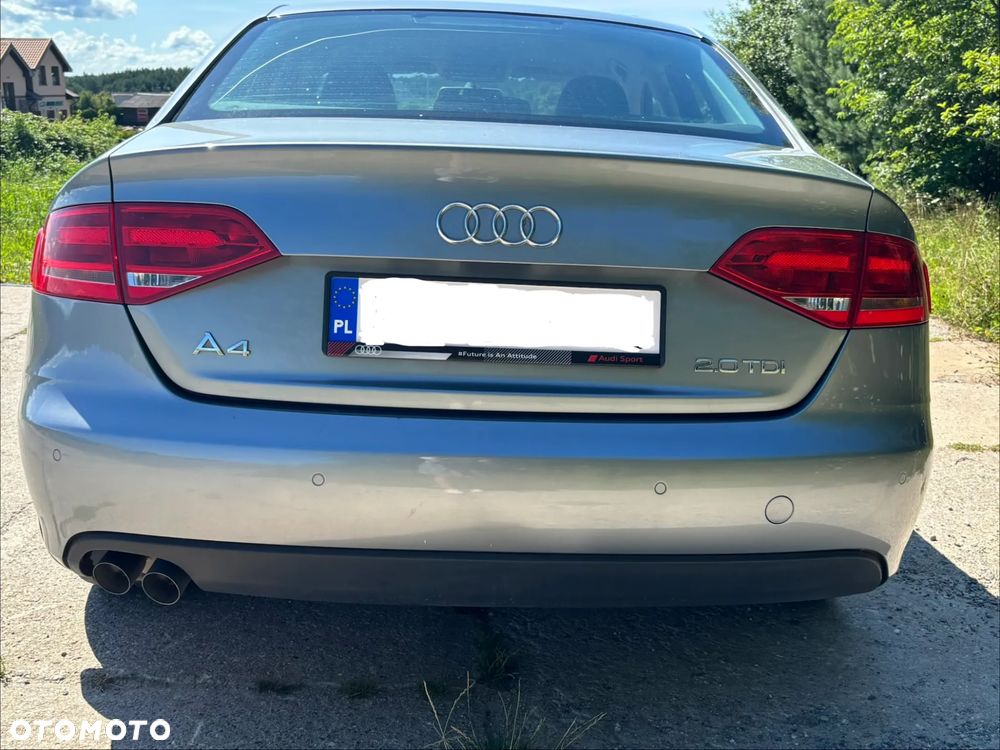 Audi A4 Limousine - 4