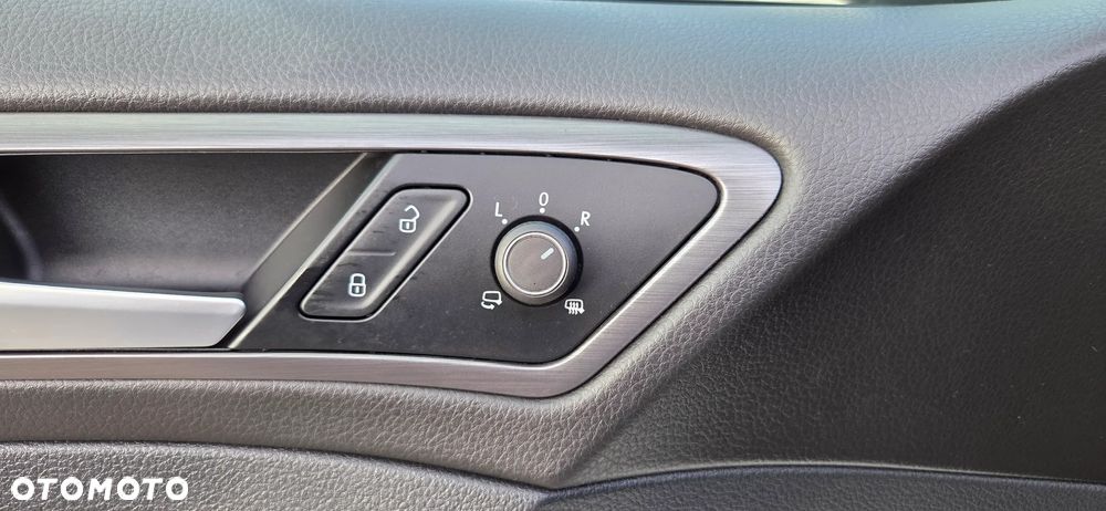 Volkswagen Golf - 29