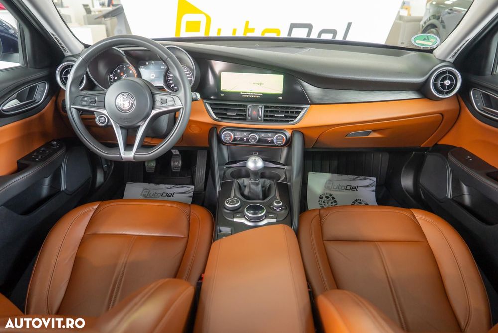 Alfa Romeo Giulia 2.2 - 17