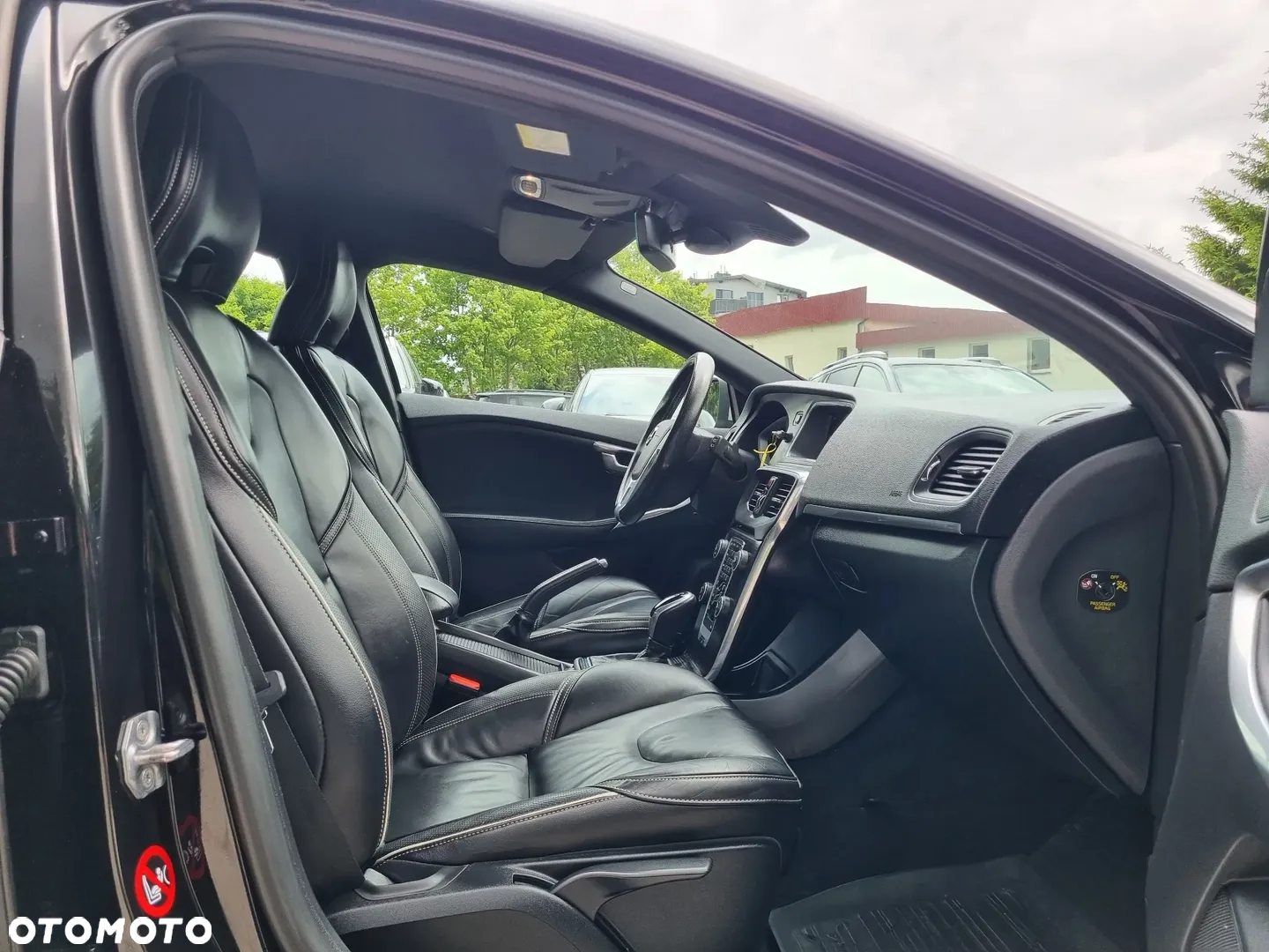 Volvo V40 T2 Geartronic RDesign - 12